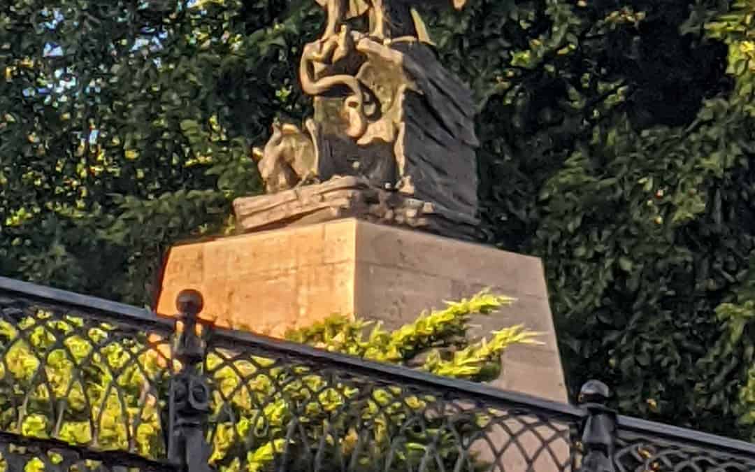 New Sculpture Sponsor Steps Up on Summit